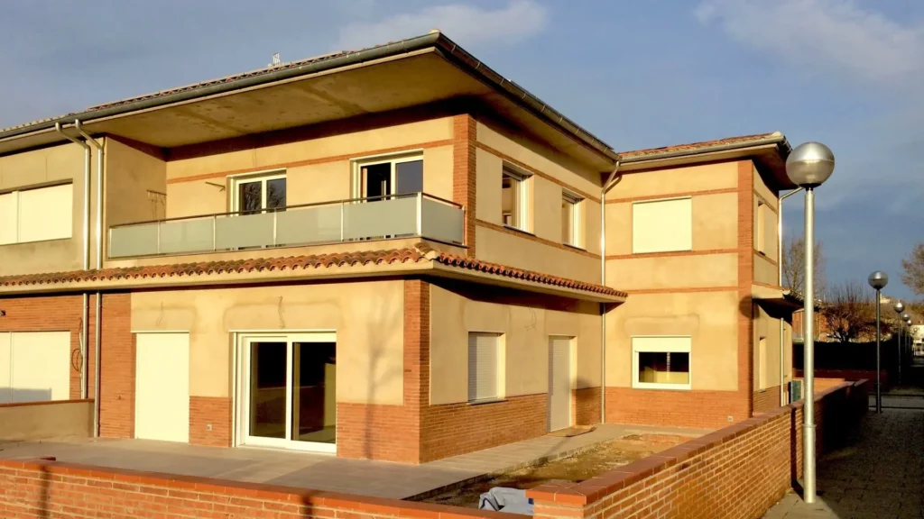 (Foto: Promocions Bioterre. Obra bioconstructiva de estándar passivhaus)